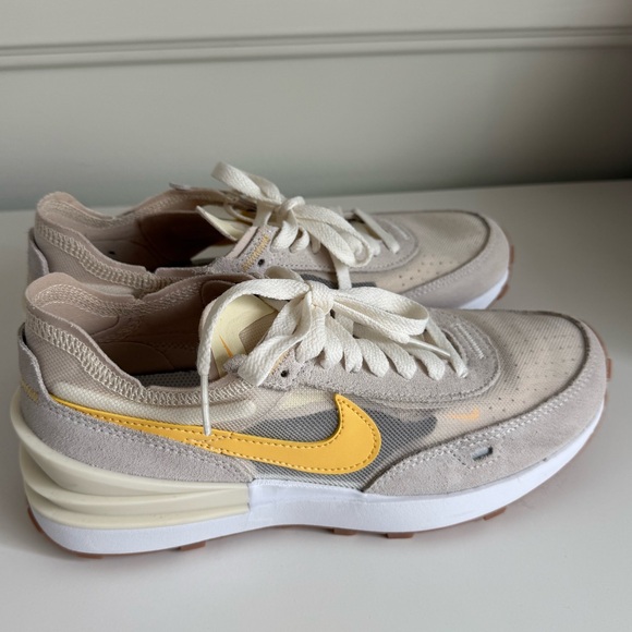 NWOT Nike Women’s Sneaker WAFFLE ONE 'SAIL COCONUT MILK' - Picture 4 of 12